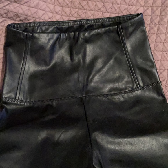 Aritzia Wilfred faux leather Daria high waist leggings - Picture 3 of 5